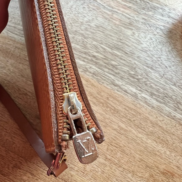 Louis Vuitton Leather Epi Pouchette - Picture 6 of 8